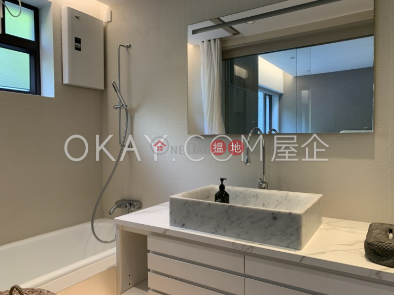 HK$ 65,000/ month Skyline Mansion, Western District, Efficient 3 bedroom with parking | Rental