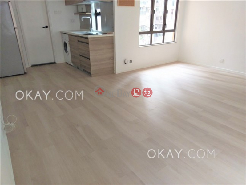 HK$ 19,000/ month | Good View Court Western District | Practical in Mid-levels West | Rental