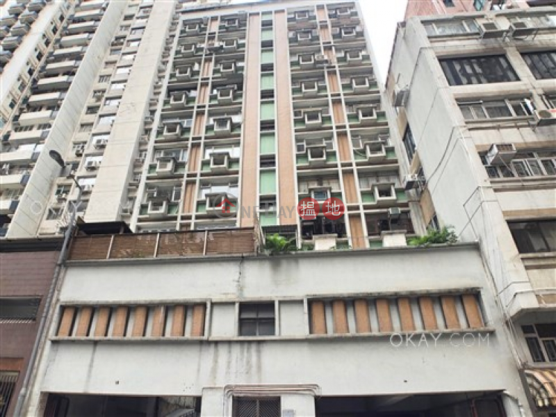 Property Search Hong Kong | OneDay | Residential | Sales Listings Tasteful 2 bedroom on high floor with rooftop & parking | For Sale