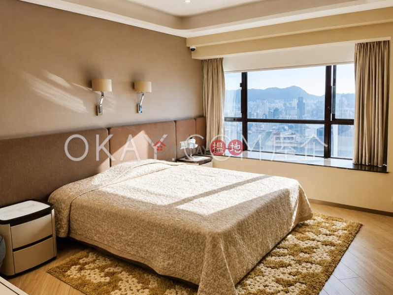 Lovely 3 bedroom on high floor with balcony & parking | Rental | Clovelly Court 嘉富麗苑 Rental Listings
