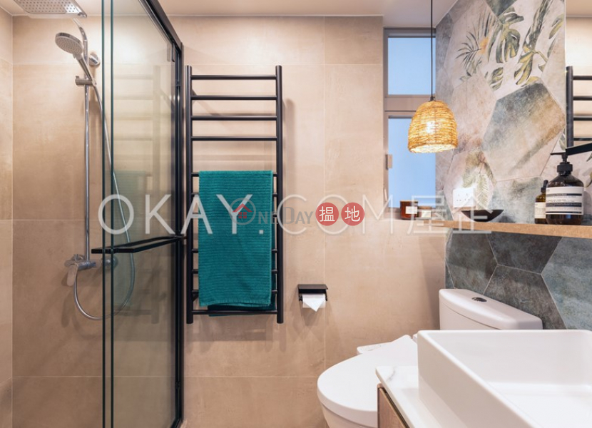 HK$ 38,500/ month, Centre Place | Western District | Nicely kept 2 bedroom with balcony | Rental