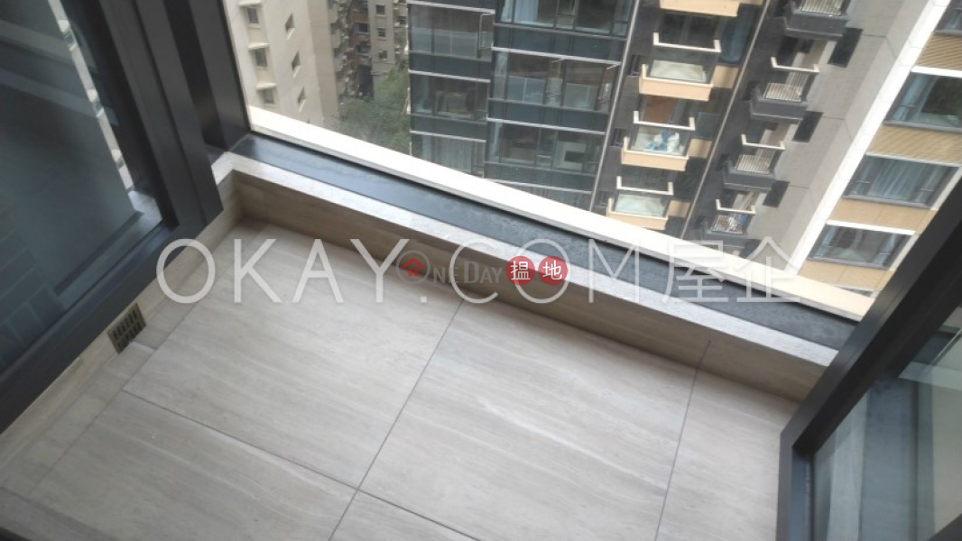 Nicely kept 3 bedroom with balcony | For Sale | Fleur Pavilia Tower 1 柏蔚山 1座 Sales Listings