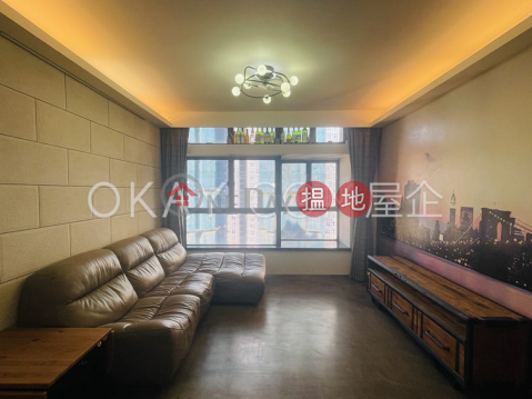 Nicely kept 2 bedroom with parking | For Sale | Blessings Garden 殷樺花園 _0