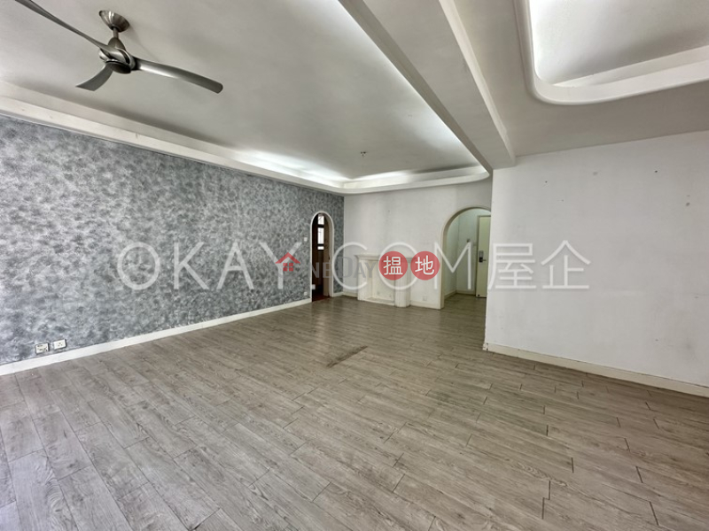 Lovely 3 bedroom with balcony & parking | Rental | Emerald Court 翡翠樓 Rental Listings
