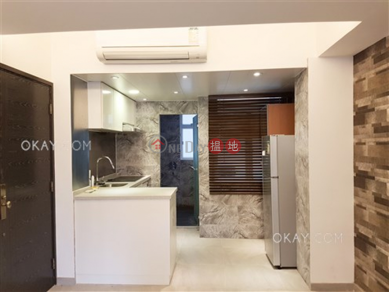 HK$ 8M | 48-50 Lyndhurst Terrace Central District Cozy in Central | For Sale