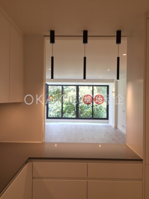 Rare 3 bedroom on high floor with rooftop & parking | Rental | Mayflower Mansion 梅苑 _0