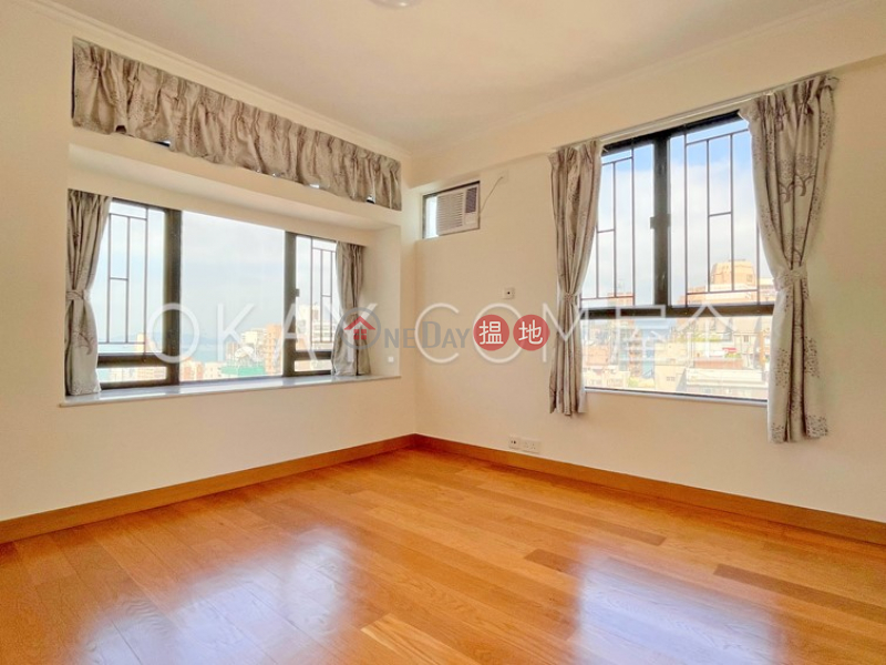 Exquisite 3 bedroom with parking | For Sale | Glory Heights 嘉和苑 Sales Listings