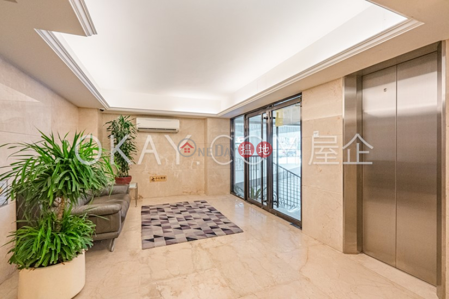 Stylish 3 bedroom with parking | Rental, Beau Cloud Mansion 碧雲樓 Rental Listings | Central District (OKAY-R8550)