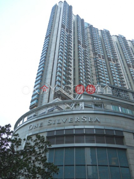 HK$ 18.5M, Tower 3 One Silversea | Yau Tsim Mong, Luxurious 3 bedroom with sea views & balcony | For Sale