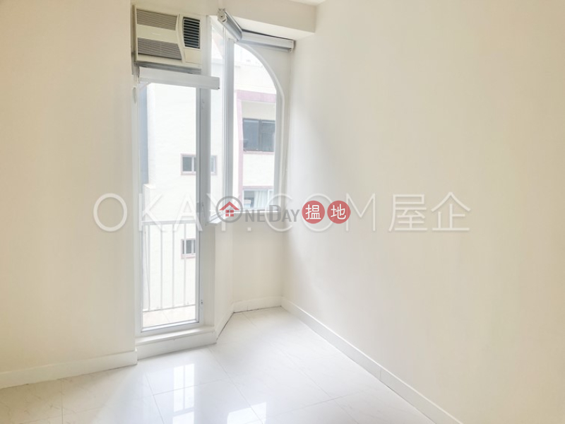 HK$ 26,000/ month, Bonito Casa, Western District, Practical 1 bed on high floor with rooftop & balcony | Rental