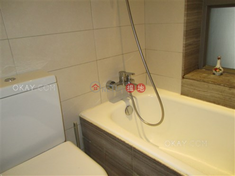 HK$ 28,000/ month | Island Crest Tower 1 | Western District, Popular 2 bedroom on high floor with balcony | Rental