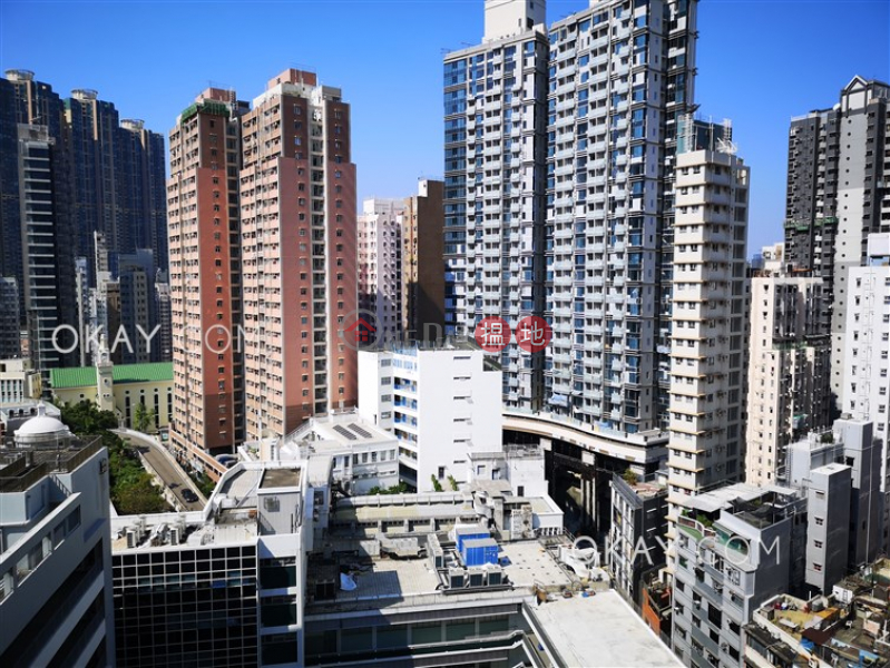 HK$ 39,200/ month, Resiglow Pokfulam Western District, Tasteful 2 bedroom with balcony | Rental