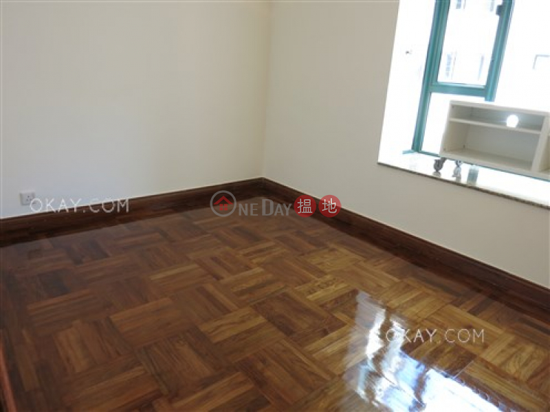 Tasteful 2 bedroom on high floor | For Sale | Hillsborough Court 曉峰閣 Sales Listings
