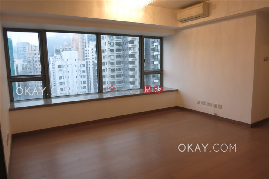 Elegant 3 bedroom with balcony | Rental, Centre Point 尚賢居 Rental Listings | Central District (OKAY-R81521)