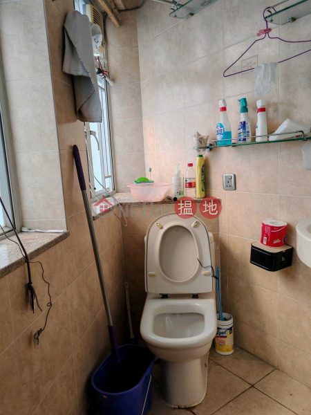 HK$ 33,000/ month, Booman House Yau Tsim Mong, Jordan connected with 3 railway including high speed railway