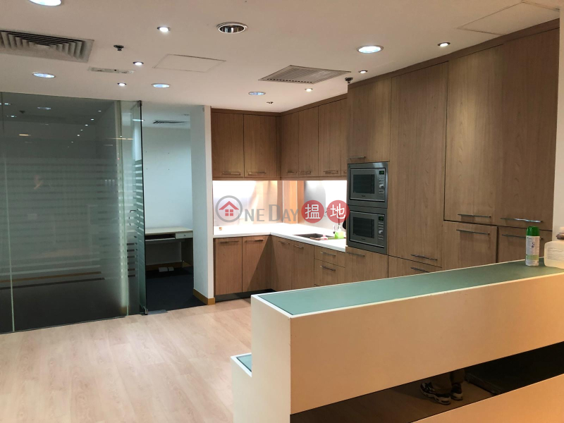 Stunning interior design, panoramic views, grand lobby. 88 Container Port Road | Kwai Tsing District | Hong Kong | Sales | HK$ 17M