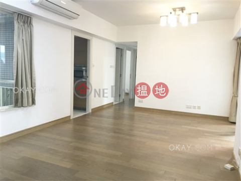 Elegant 3 bedroom with balcony | For Sale | Centrestage 聚賢居 _0