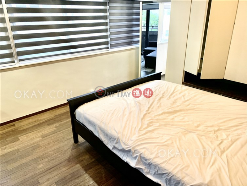 HK$ 9.5M | King Ho Building | Central District | Cozy 2 bedroom with balcony | For Sale