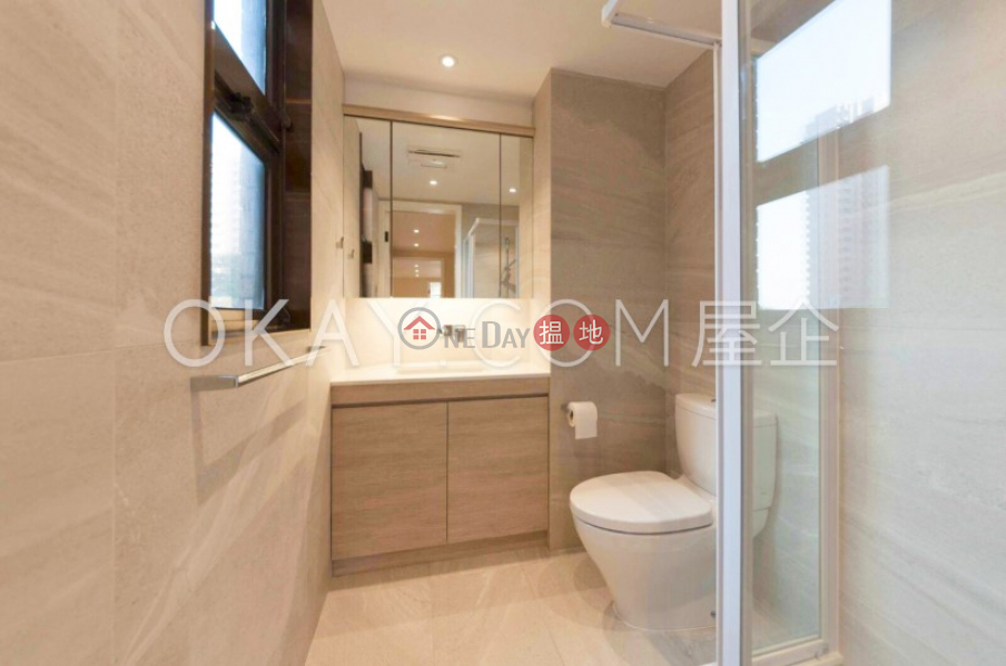 Lovely 3 bedroom with balcony | For Sale, Parkview Crescent Hong Kong Parkview 陽明山莊 環翠軒 Sales Listings | Southern District (OKAY-S50451)