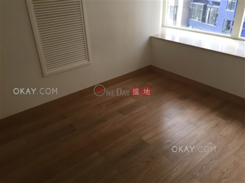 HK$ 25,000/ month | Centrestage | Central District, Charming 2 bedroom with balcony | Rental
