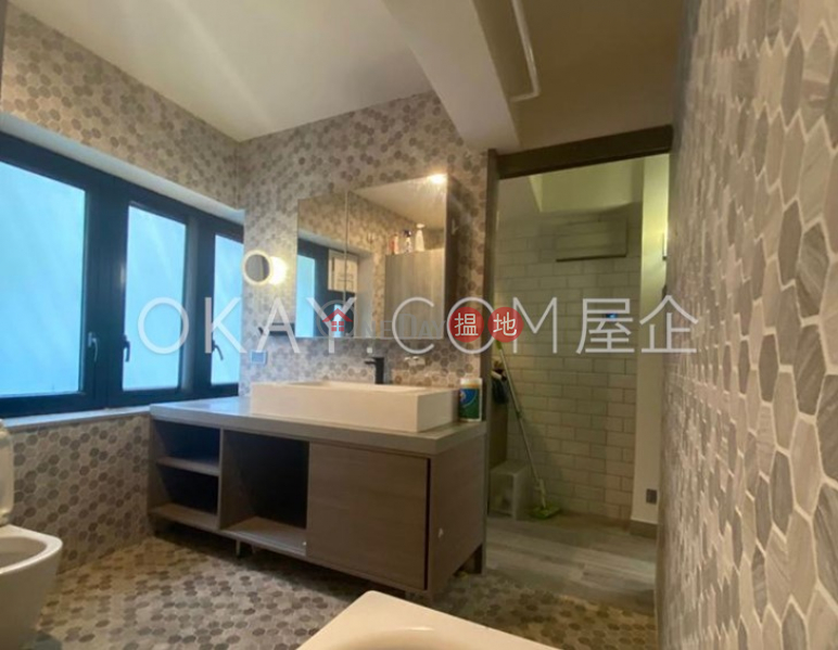 Gorgeous 2 bedroom in Happy Valley | For Sale | 15-17 Village Terrace 山村臺 15-17 號 Sales Listings