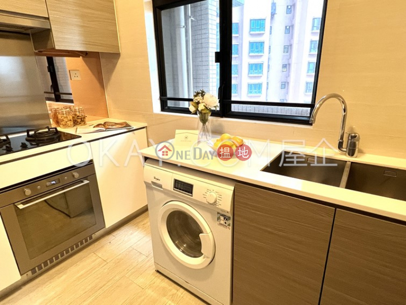 HK$ 37,000/ month Hillsborough Court Central District Luxurious 2 bedroom with parking | Rental