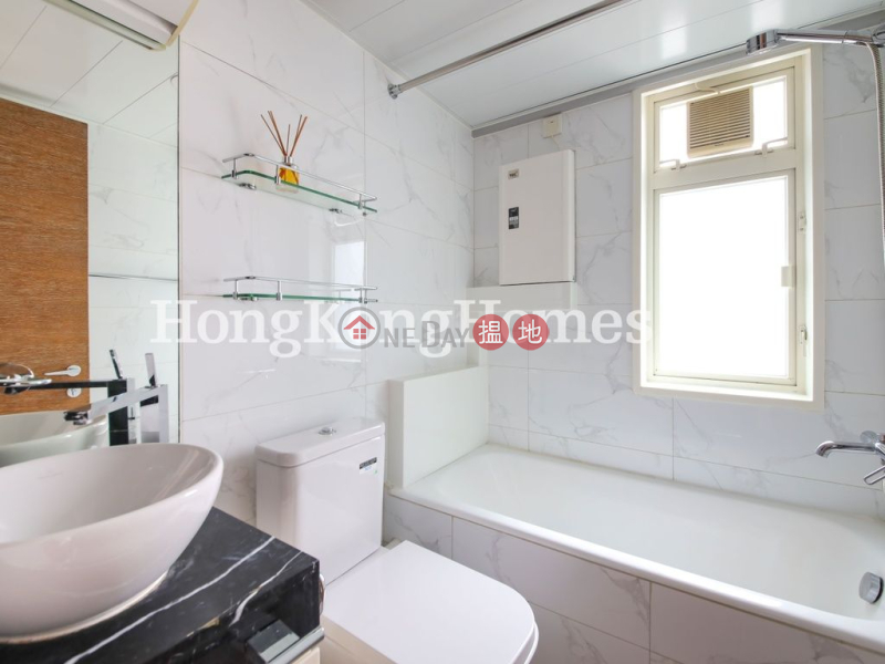 HK$ 19M, Centrestage, Central District 3 Bedroom Family Unit at Centrestage | For Sale