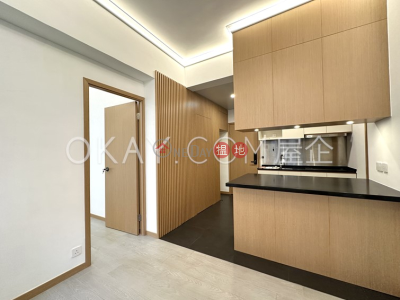 HK$ 33,000/ month Empire Court | Wan Chai District | Charming 3 bedroom with terrace | Rental