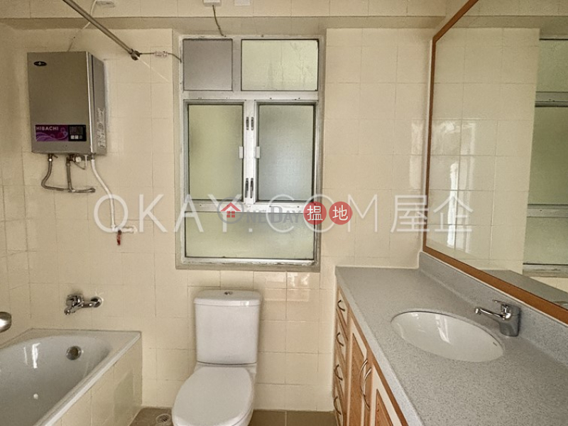 Beautiful 4 bedroom with balcony & parking | Rental | Fairmont Gardens 翠錦園 Rental Listings