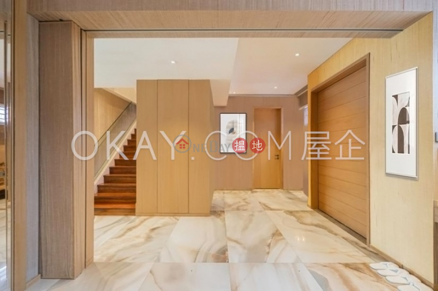 HK$ 230M | Shatin Lookout Sha Tin Lovely house with terrace & parking | For Sale