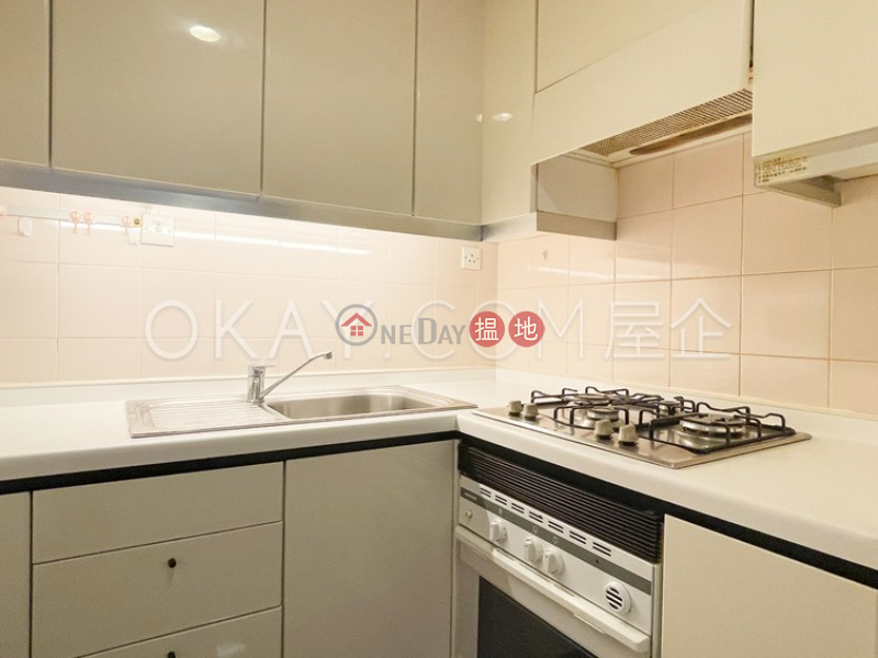 Elegant 2 bedroom on high floor | Rental, Convention Plaza Apartments 會展中心會景閣 Rental Listings | Wan Chai District (OKAY-R8096)