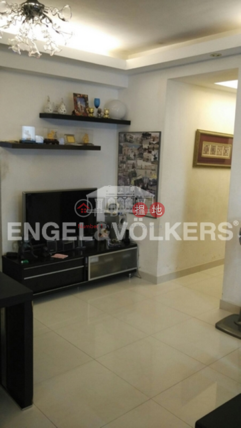 4 Bedroom Luxury Flat for Sale in Shek Tong Tsui | Fung Yip Building 豐業大廈 _0