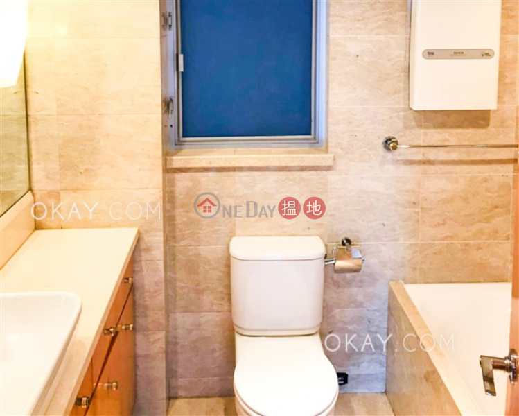 HK$ 21M, The Waterfront Phase 2 Tower 5, Yau Tsim Mong Gorgeous 2 bedroom in Kowloon Station | For Sale