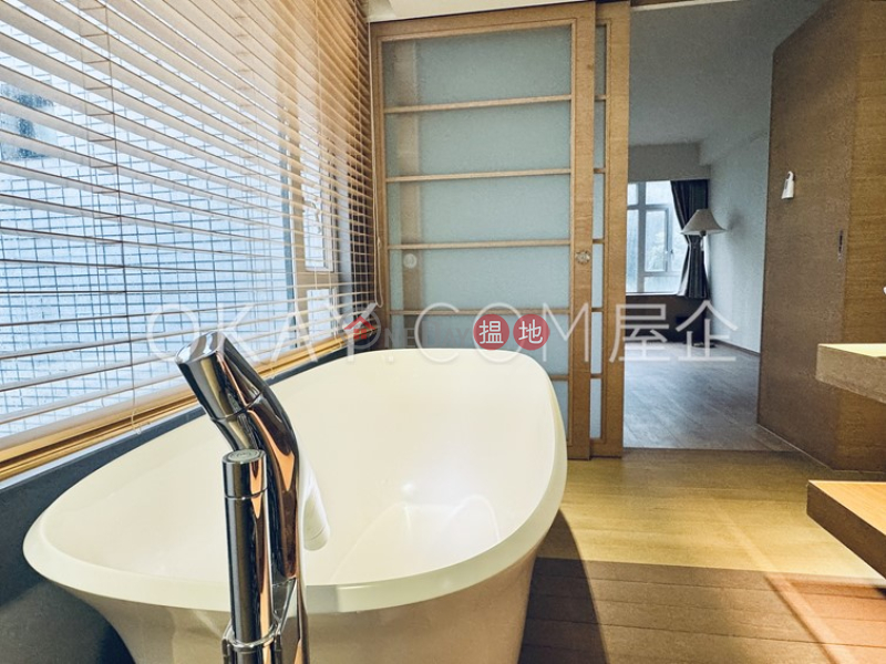 HK$ 33M | Hatton Place | Western District, Unique 2 bedroom with balcony & parking | For Sale