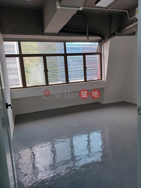 HK$ 6,300/ month | Vita Tower, Southern District Bright and Cozy Creative workshops and Storage Spaces