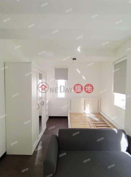 HK$ 16,500/ month, Tai Hing Building, Central District, Tai Hing Building | Mid Floor Flat for Rent