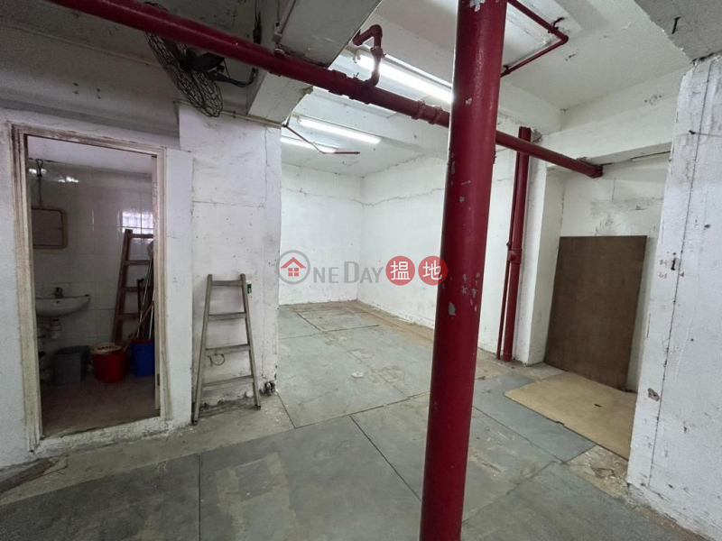 Property Search Hong Kong | OneDay | Industrial, Rental Listings, Kwai Chung Huaji Industrial Building Rarely connected units for rent. Flat warehouse. There is an internal toilet. Xun