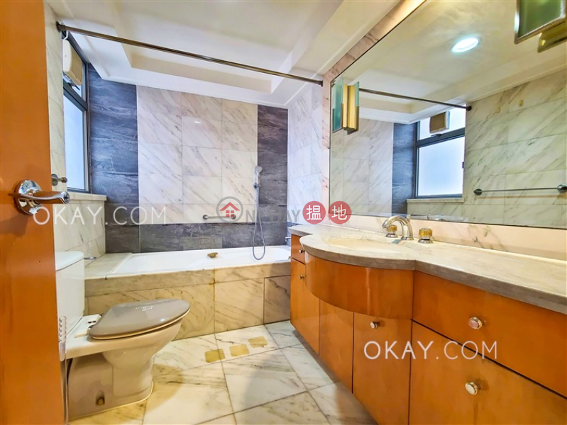 Charming 3 bedroom in Kowloon Station | Rental | The Waterfront Phase 2 Tower 6 漾日居2期6座 Rental Listings