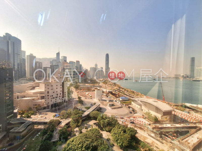 Nicely kept 1 bedroom with sea views | Rental | Convention Plaza Apartments 會展中心會景閣 Rental Listings