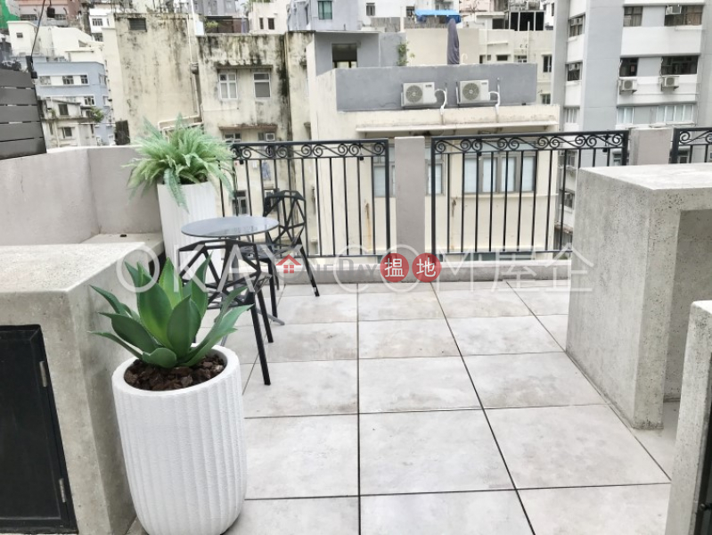 Charming 1 bedroom in Sheung Wan | For Sale | 61-63 Hollywood Road 荷李活道61-63號 Sales Listings