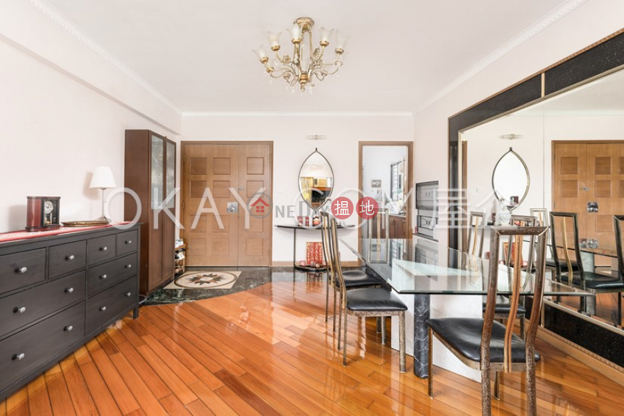 HK$ 19.5M Greenwood Terrace Block 30 Sha Tin | Luxurious 3 bedroom with balcony & parking | For Sale