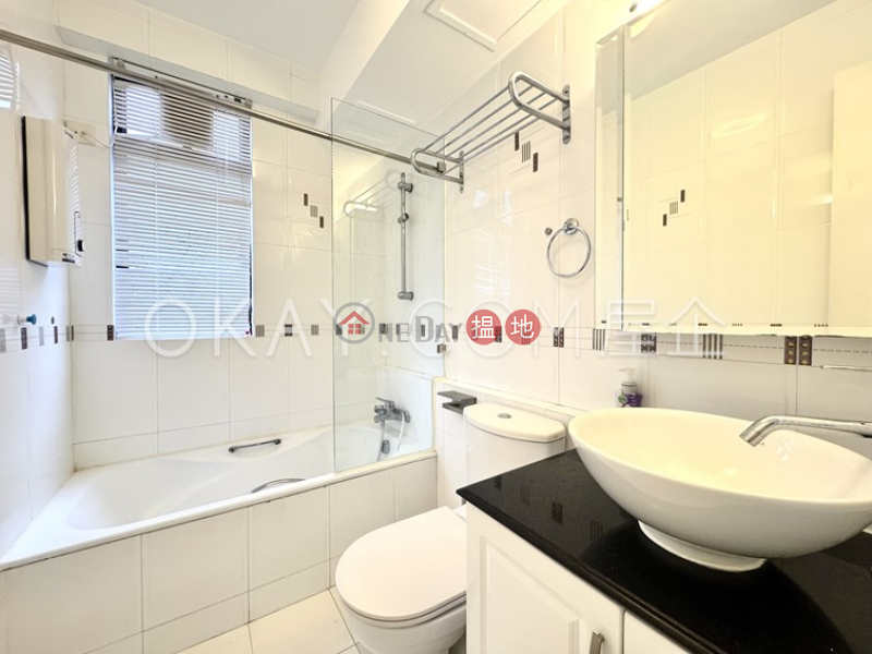 Unique 3 bedroom with parking | Rental, Block A-C Beach Pointe 海灣閣A-C座 Rental Listings | Southern District (OKAY-R14957)