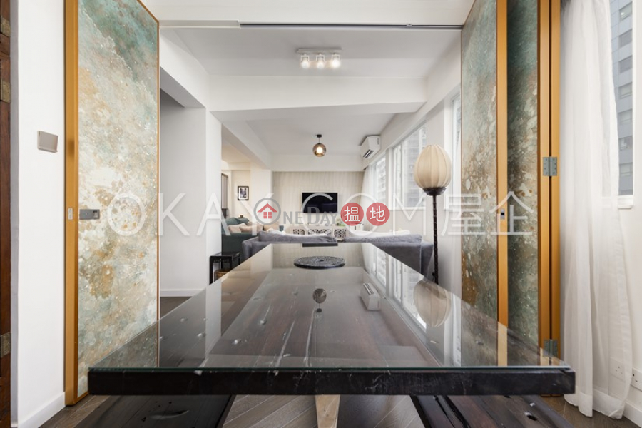 Lovely 3 bedroom in Wan Chai | Rental, Hennessy Building 軒尼詩大樓 Rental Listings | Wan Chai District (OKAY-R735611)