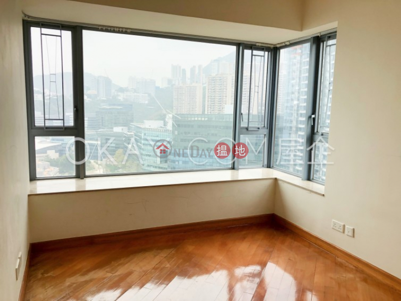 HK$ 33M | Phase 2 South Tower Residence Bel-Air Southern District, Stylish 3 bedroom on high floor with balcony & parking | For Sale