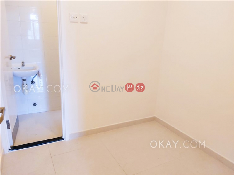 Charming 3 bedroom on high floor with balcony | Rental | Ronsdale Garden 龍華花園 Rental Listings