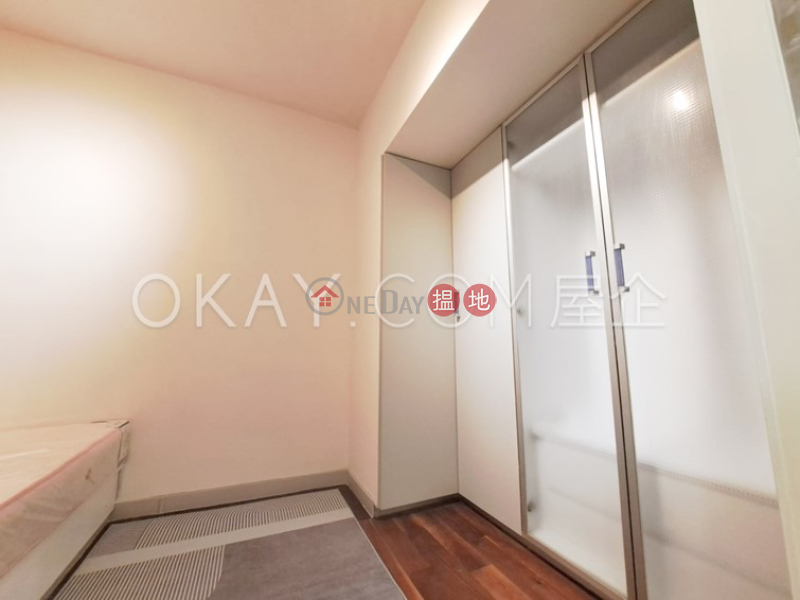 HK$ 33,500/ month, Carlos Court, Western District Luxurious 2 bedroom in Mid-levels West | Rental