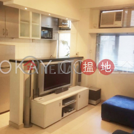 Generous 2 bedroom in Sheung Wan | Rental