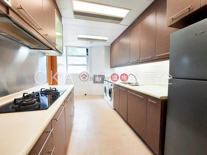 HK$ 75,000/ month, Ho\'s Villa | Southern District, Beautiful 3 bedroom with balcony & parking | Rental