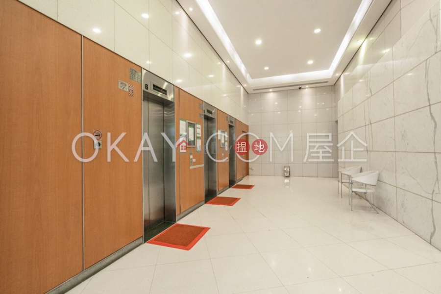HK$ 30,000/ month Hollywood Terrace | Central District | Tasteful 3 bedroom in Sheung Wan | Rental