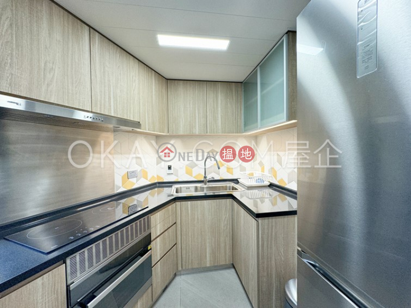 Gorgeous 3 bedroom with parking | Rental, C.C. Lodge 優悠台 Rental Listings | Wan Chai District (OKAY-R28319)